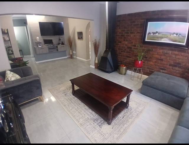 4 BEDROOM HOUSE FOR SALE IN MEYERTON PARK